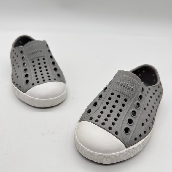 Native Jefferson Toddler Kids C6 Gray Slip On Shoes Clogs Water Sneakers Unisex - Picture 1 of 9